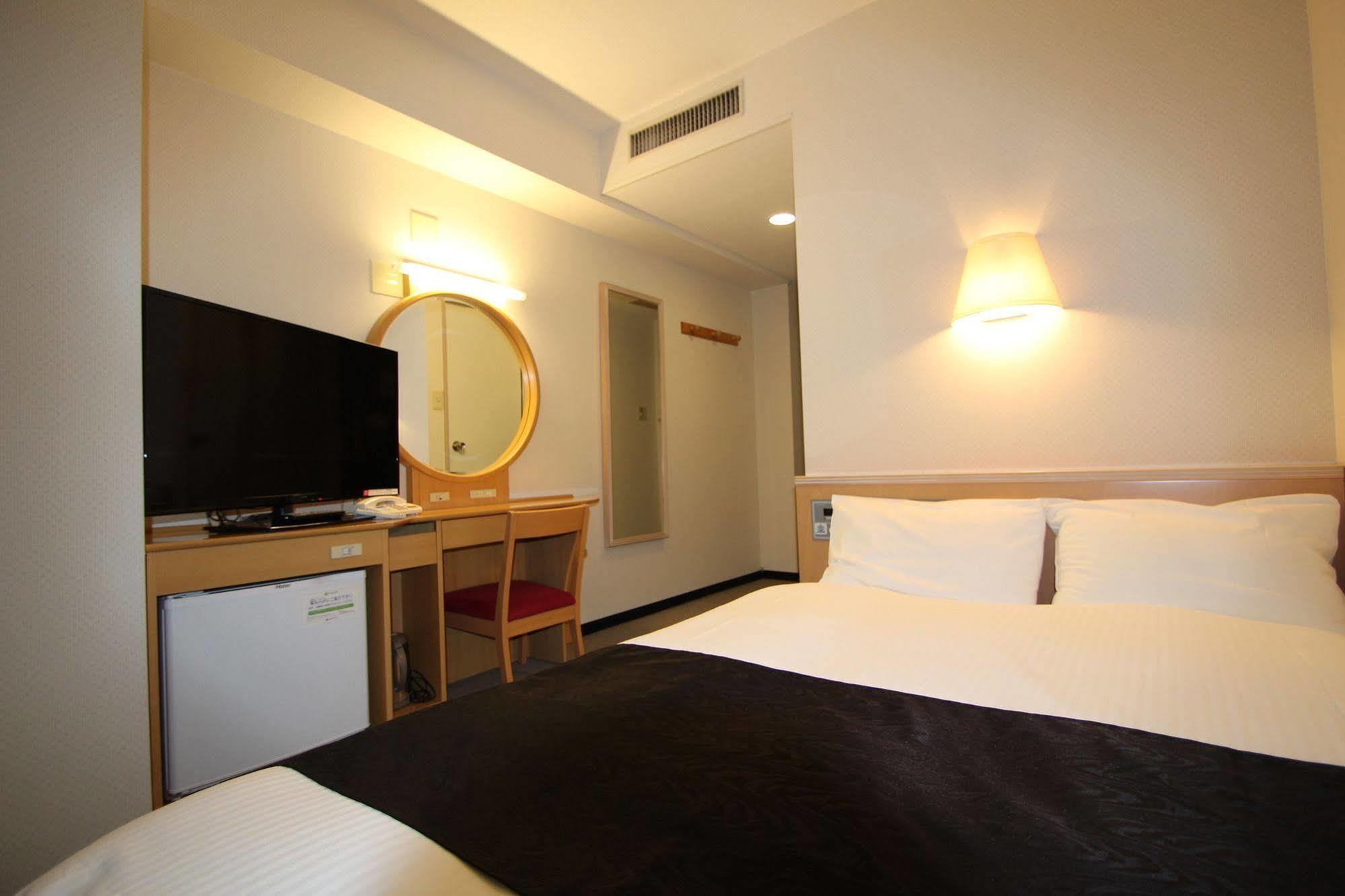 Apa Hotel Tonami Ekimae Εξωτερικό φωτογραφία