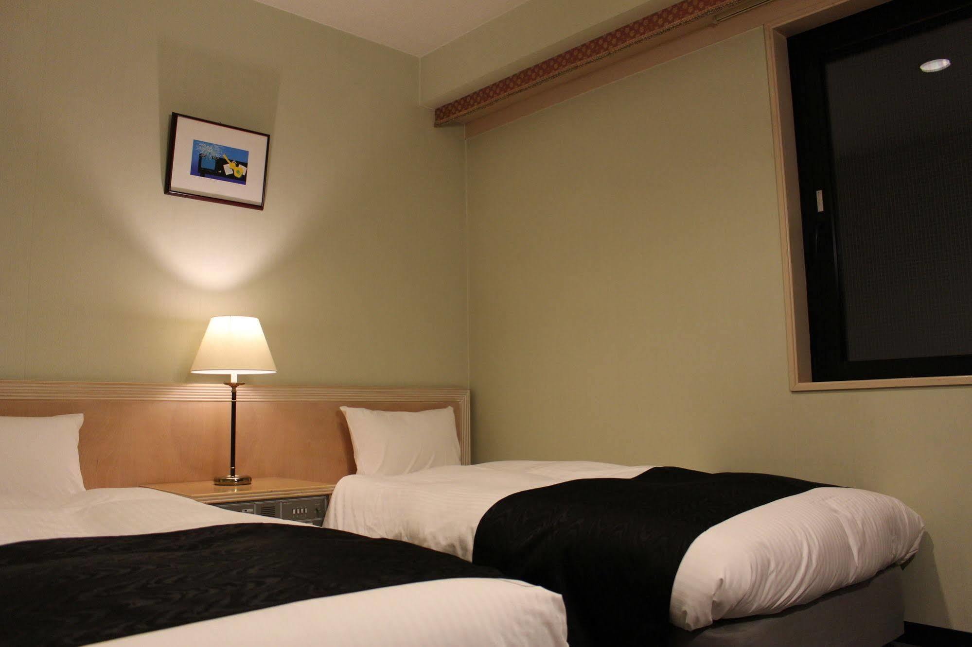 Apa Hotel Tonami Ekimae Εξωτερικό φωτογραφία